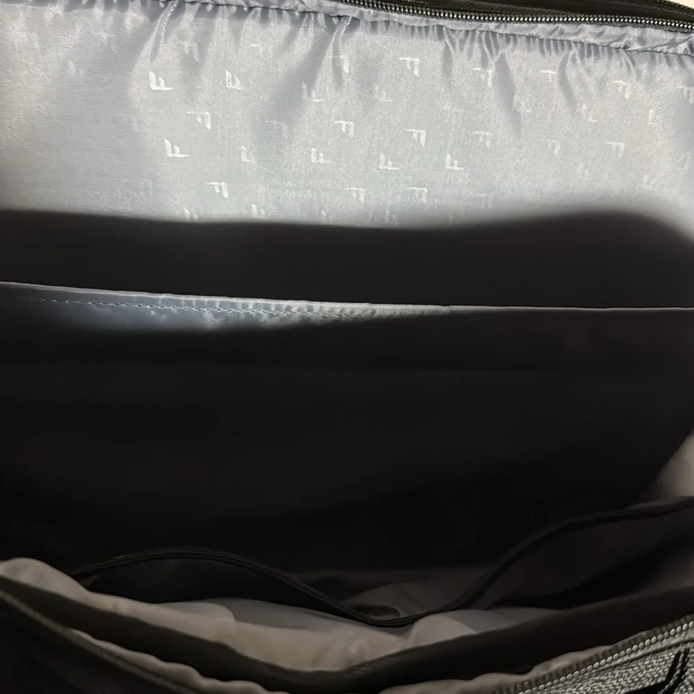NWT Brenthaven Laptop XF Trifold messenger bag X-Ray friendly travel bag